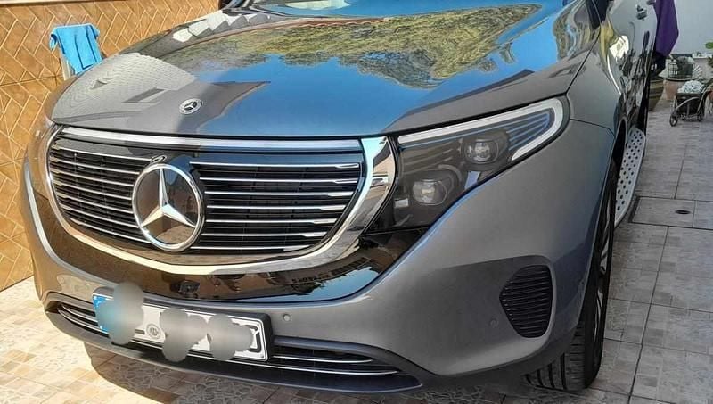 Cinzento Usado 2022 Mercedes EQC400 SUV | € 38.900 (Super Preço) - Imagem 1/4