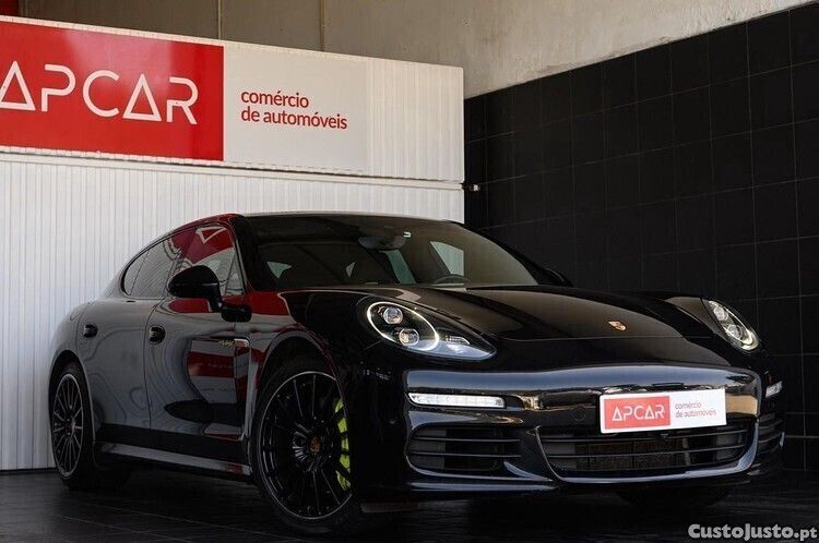 Preto Usado 2015 Porsche Panamera S E-Hybrid Sedan | € 42.500 (Super Preço) - Imagem 1/1