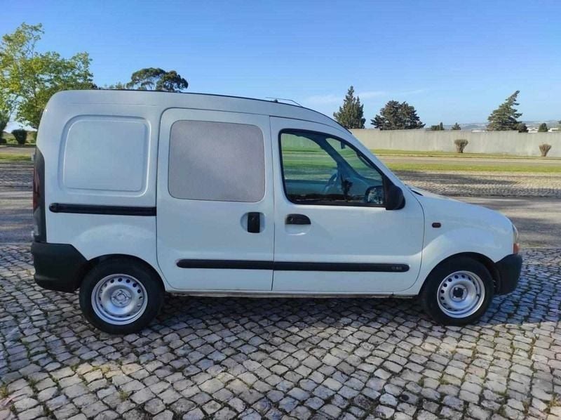 Branco Usado 2000 Renault Kangoo Monovolume | € 2.275 - Imagem 1/4