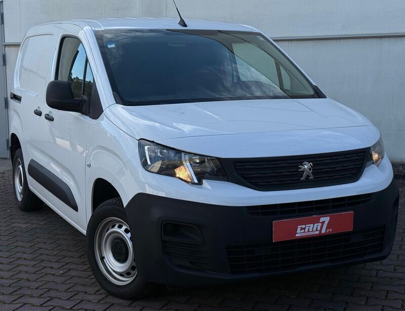 Branco Usado 2021 Peugeot Partner Monovolume | € 17.100 (Preço elevado) - Imagem 1/4