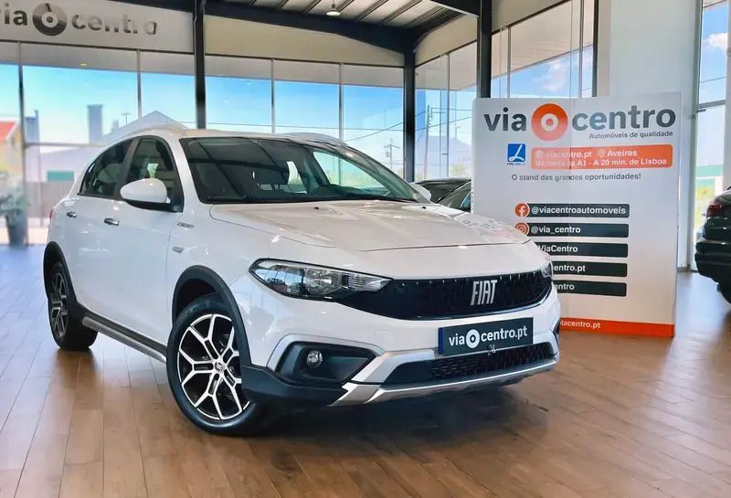 Branco Usado 2023 Fiat Tipo Cross Citadino | € 18.900 (Preço justo) - Imagem 1/4