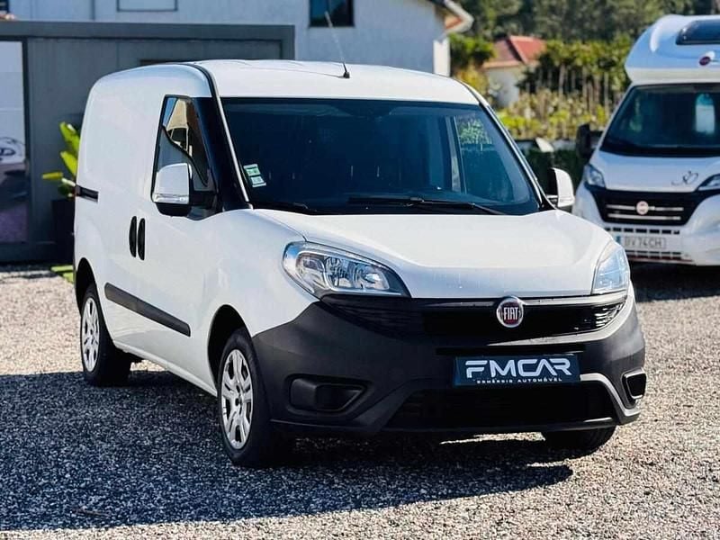 Branco Usado 2017 Fiat Doblò Monovolume | € 8.400 (Bom preço) - Imagem 1/4
