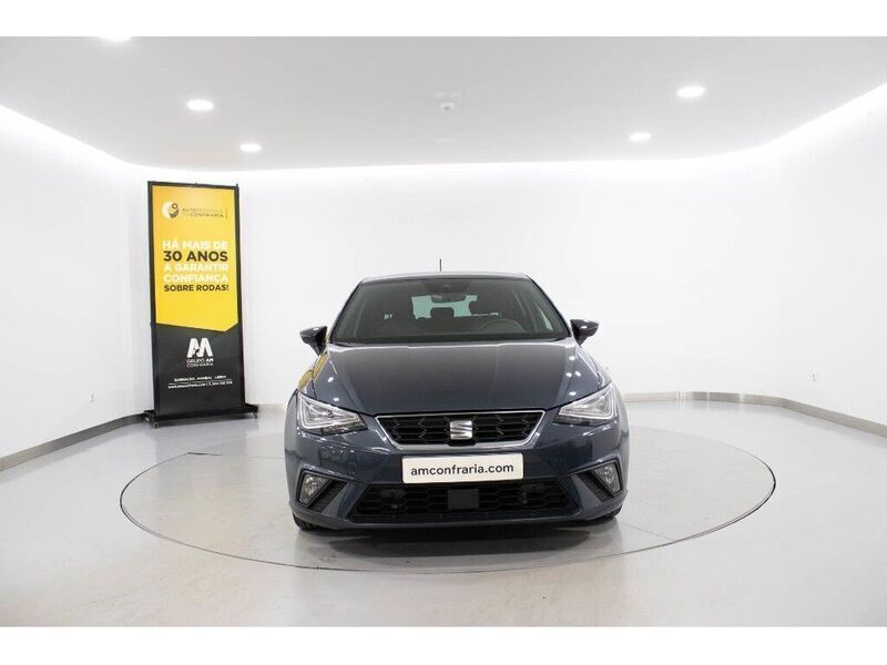 Cinza Usado 2024 Seat Ibiza FR | € 19.680 (Caro) - Imagem 1/4