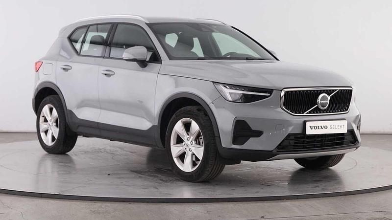 Usado Volvo XC40 129 HP (94 kW) 2024 Cinzento SUV