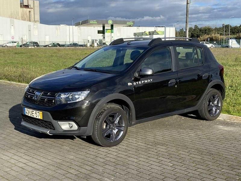Usado Dacia Sandero Stepway 90 HP (66 kW) 2018 Preto