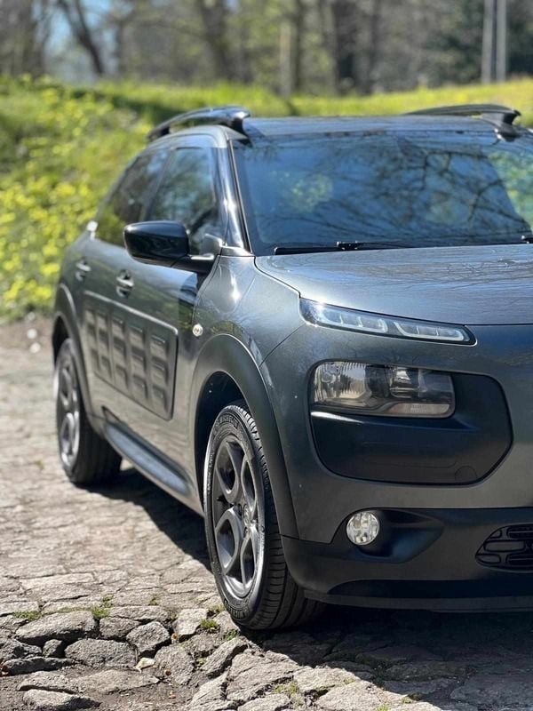 Usado Citroën C4 Cactus 110 HP (80 kW) 2016 Cinzento Citadino