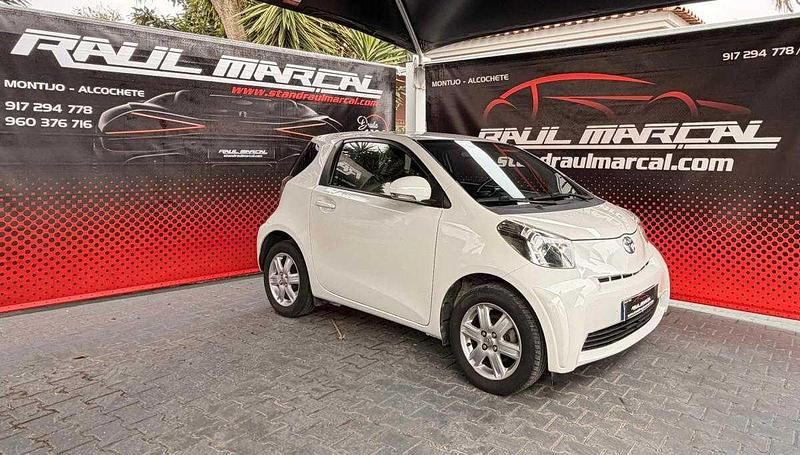 Usado Toyota iQ 68 HP (50 kW) 2013 Branco Citadino