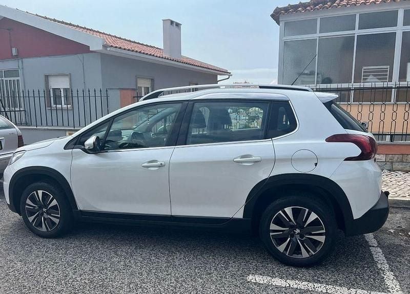 Usado Peugeot 2008 Allure 125 HP (91 kW) 2018 SUV