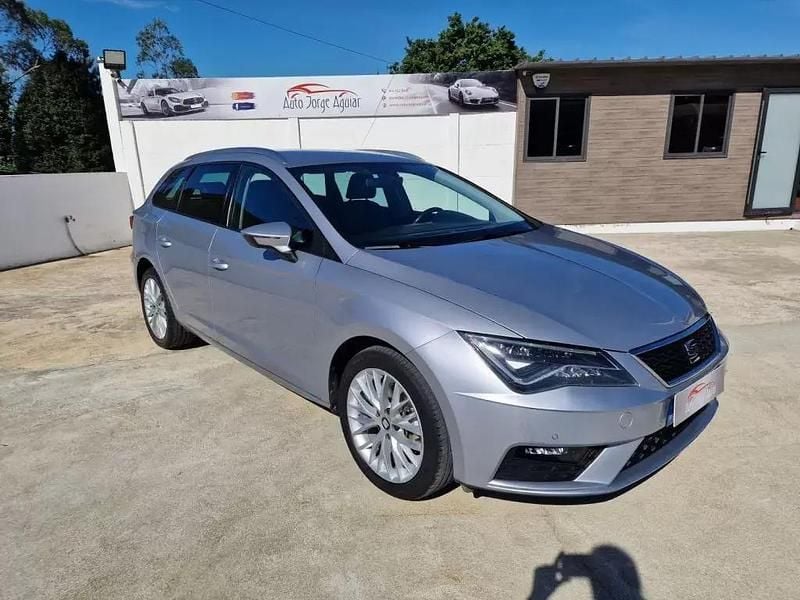 Cinzento Usado 2017 Seat Leon Style Citadino | € 14.999 (Preço justo) - Imagem 1/4