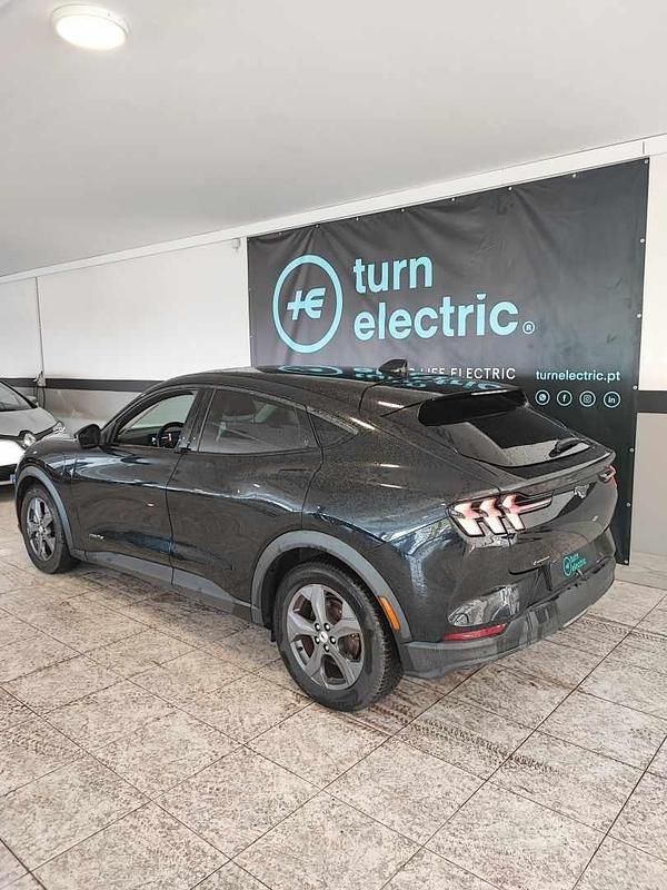 Usado Ford Mustang Mach-E 216 kW (294 HP) 2023 Preto SUV