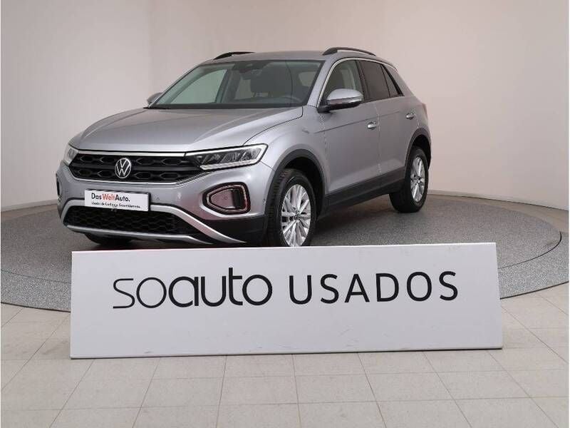 Cinzento claro metalizado Usado 2023 VW T-Roc Life SUV | € 20.690 (Preço justo) - Imagem 1/4