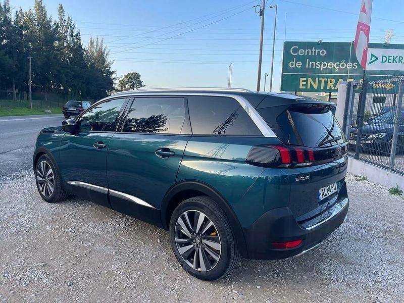 Usado Peugeot 5008 Allure 120 HP (88 kW) 2017 Verde Monovolume