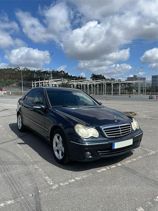 Usado 2003 Mercedes C220 Sedan | € 5.250 - Imagem 1/4