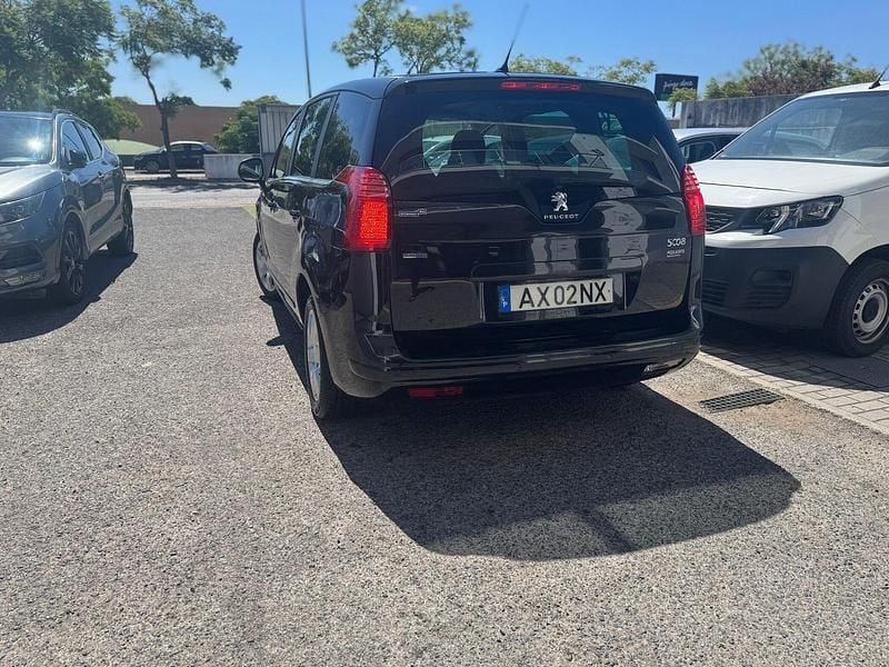 Preto Usado 2015 Peugeot 5008 Allure Monovolume | € 10.900 (Preço justo) - Imagem 1/4