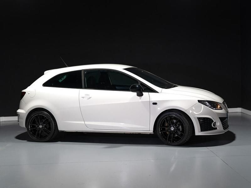 Branco Usado 2010 Seat Ibiza | € 12.900 (Preço justo) - Imagem 1/4