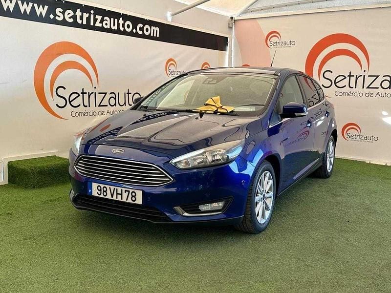 Usado Ford Focus Titanium 120 HP (88 kW) 2018 Azul