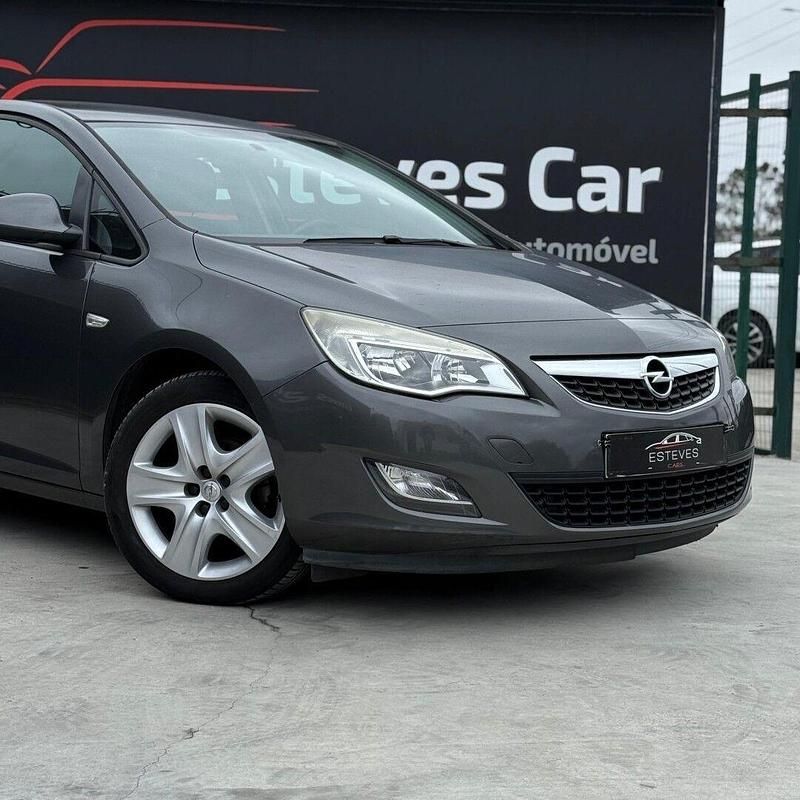Usado Opel Astra Enjoy 95 HP (69 kW) 2011 Cinza Citadino