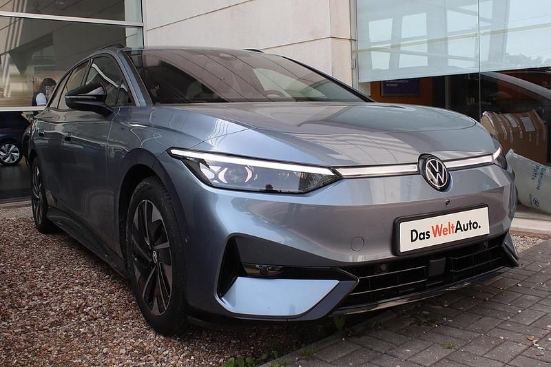 Azul Usado 2024 VW ID.7 Pro Sedan | € 48.750 - Imagem 1/4