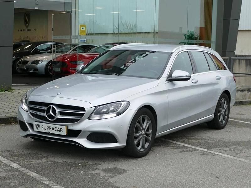 Usado Mercedes C200 Avantgarde 136 HP (100 kW) 2017 Cinzento Carrinha