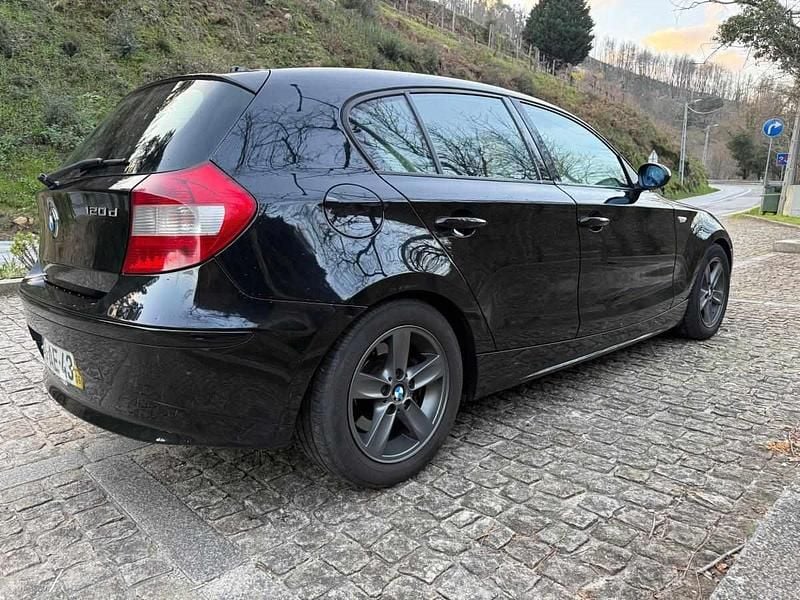 Usado BMW 120 163 HP (119 kW) 2005 Preto Citadino
