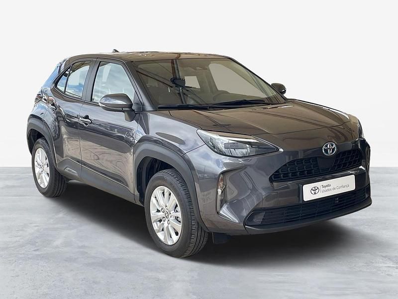 Cinza (pintura metalizada) Usado 2024 Toyota Yaris Comfort | € 26.750 (Preço justo) - Imagem 1/4