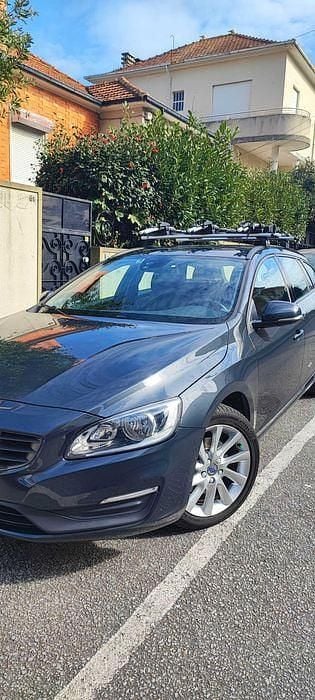 Usado 2016 Volvo V60 Kinetic Carrinha | € 10.500 (Bom preço) - Imagem 1/4