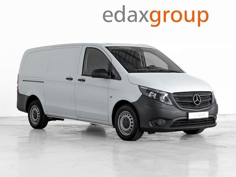 Branco Usado 2021 Mercedes Vito Monovolume | € 22.490 - Imagem 1/4