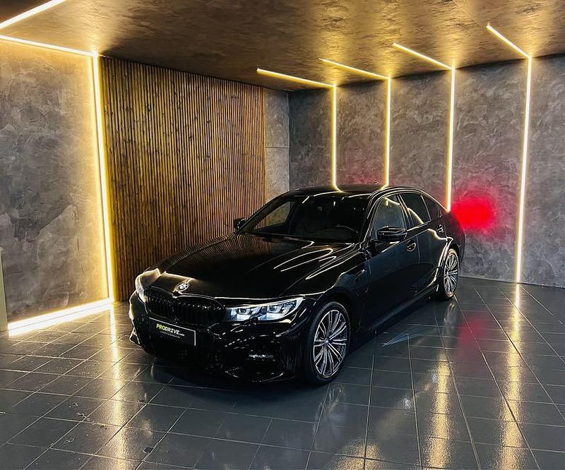 Usado 2020 BMW 330e M Sport Sedan | € 32.900 (Super Preço) - Imagem 1/4