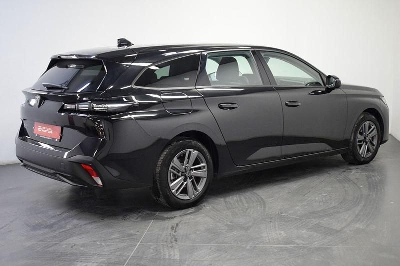 Usado Peugeot 308 SW 130 HP (95 kW) 2024 Preto Carrinha