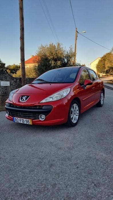 Usado 2008 Peugeot 206 Sedan | € 4.500 (Caro) - Imagem 1/4