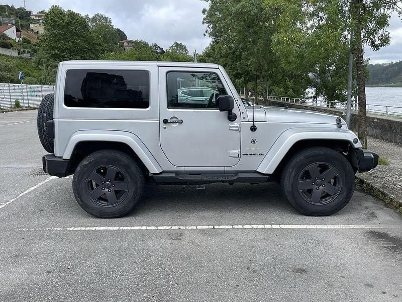 Usado Jeep Wrangler Sahara 200 HP (147 kW) 2011 SUV