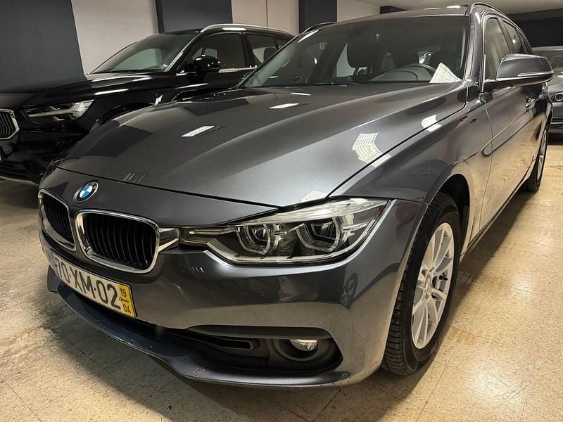 Cinza Usado 2019 BMW 318 Carrinha | € 20.990 (Bom preço) - Imagem 1/4