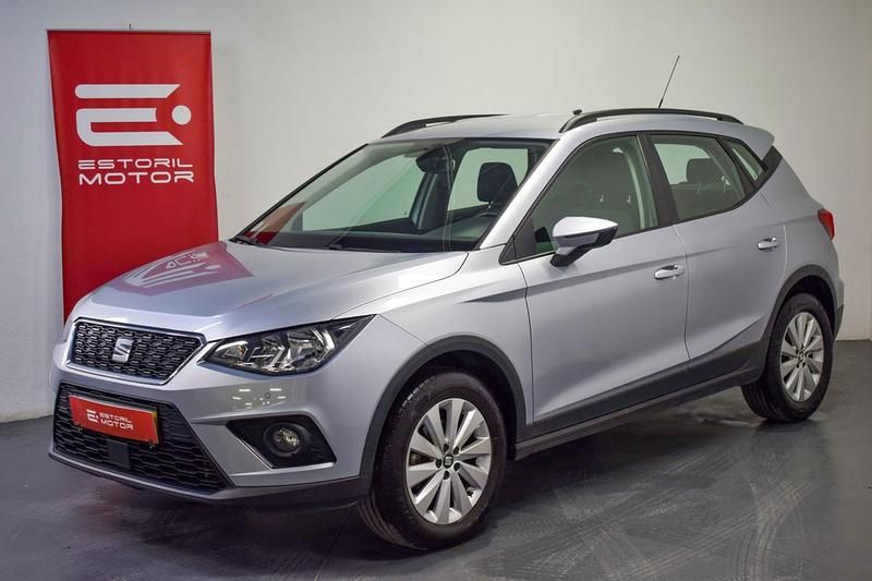 Cinzento Usado 2019 Seat Arona Style SUV | € 16.500 (Preço justo) - Imagem 1/4