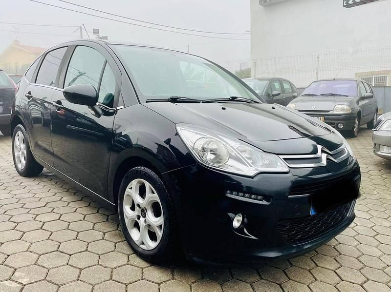 Preto Usado 2016 Citroën C3 PureTech Citadino | € 8.490 (Bom preço) - Imagem 1/4
