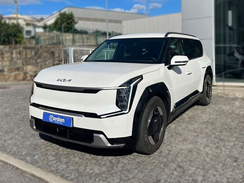 Branco Usado 2024 Kia EV9 First Edition SUV | € 69.500 - Imagem 1/4