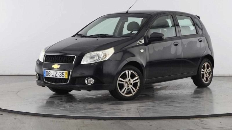 Preto (metalizado) Usado 2010 Chevrolet Aveo LS Citadino | € 6.990 - Imagem 1/4