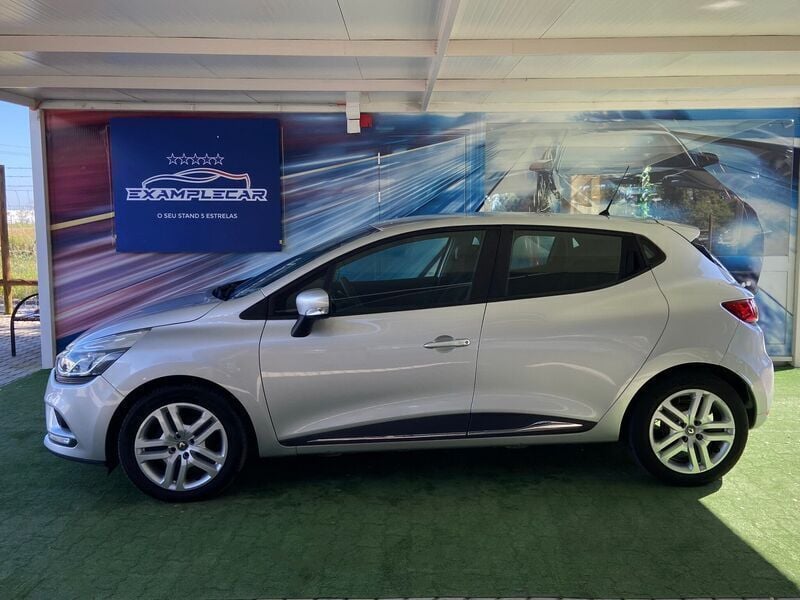 Cinzento Usado 2019 Renault Clio IV | € 13.950 (Caro) - Imagem 1/4