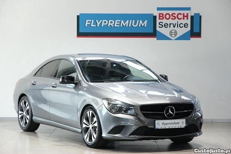 Cinza Usado 2013 Mercedes CLA220 Urban Sedan | € 18.990 (Bom preço) - Imagem 1/1