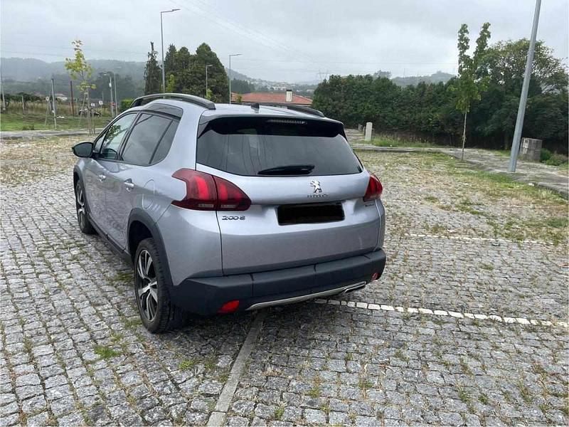 Usado Peugeot 2008 100 HP (73 kW) 2016 Cinzento SUV