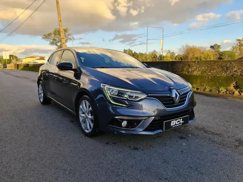 Cinzento Usado 2016 Renault Mégane III GT Citadino | € 15.990 - Imagem 1/4