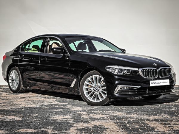 Preto Usado 2018 BMW 530e iPerformance Sedan | € 28.400 (Preço elevado) - Imagem 1/4