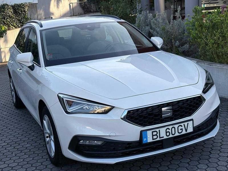 Usado Seat Leon ST 110 HP (80 kW) 2022 Branco Carrinha