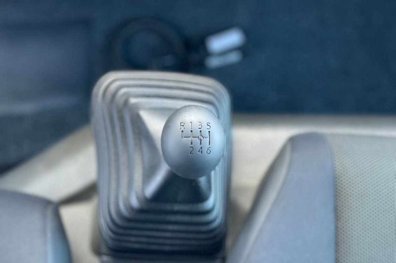 Usado Nissan Cabstar 130 HP (95 kW) 2018 Branco Pickup