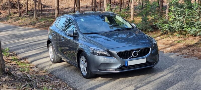 Cinza Usado 2018 Volvo V40 R-Design Carrinha | € 16.500 (Preço justo) - Imagem 1/4