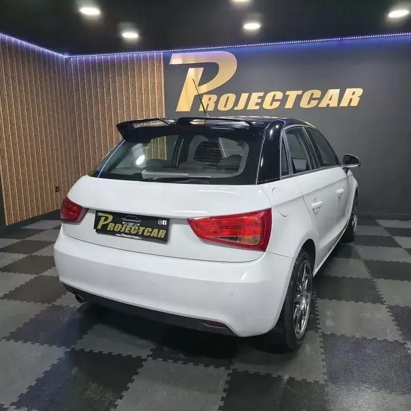 Usado Audi A1 Sportback Business 105 HP (77 kW) 2013 Branco Citadino