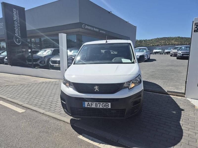 Branco Usado 2021 Peugeot Partner Monovolume | € 16.000 (Preço justo) - Imagem 1/4