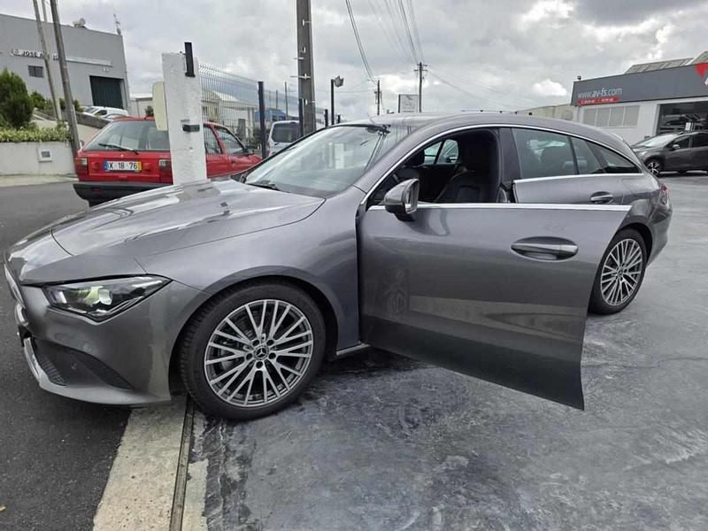 Usado Mercedes CLA180 116 HP (85 kW) 2020 Cinzento Sedan