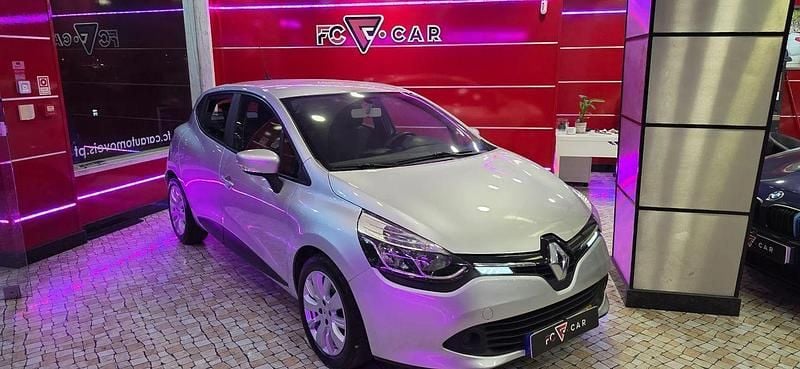 Cinza Usado 2013 Renault Clio IV | € 7.900 (Preço justo) - Imagem 1/4