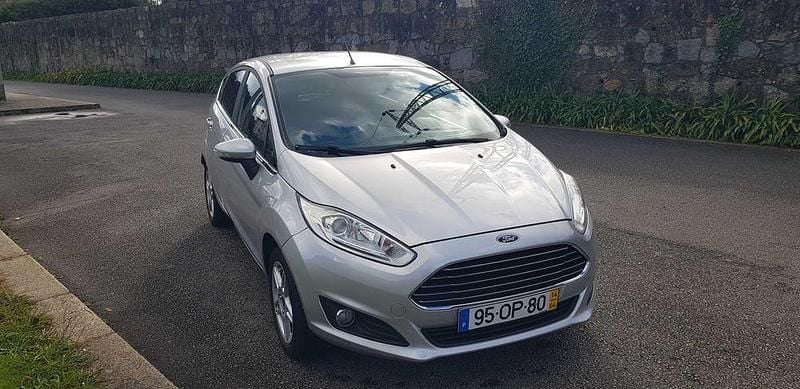 Usado Ford Fiesta Titanium 80 HP (58 kW) 2014 Citadino