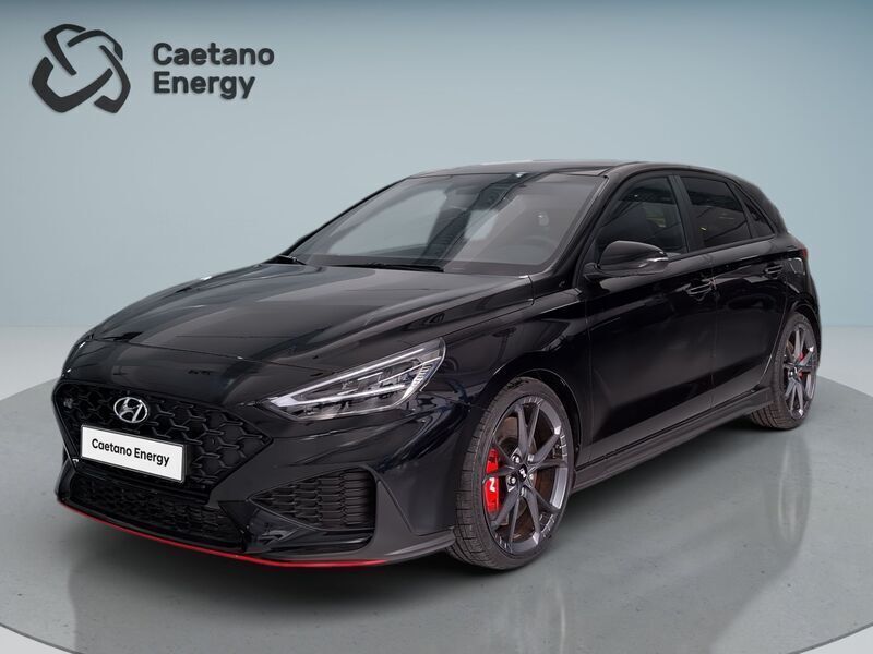 Phantom black (metalizada) Novo 2024 Hyundai i30 | € 45.900 - Imagem 1/4